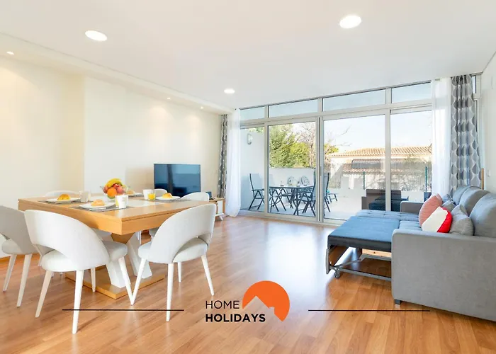 #206 Alicia\'S Flat By Home Holidays
