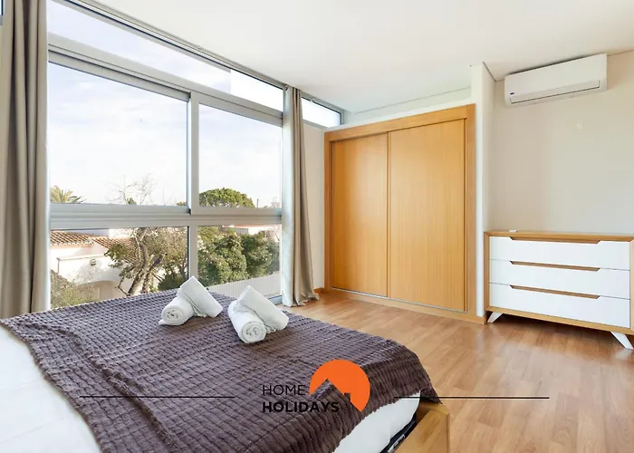 #206 Alicia\'S Flat By Home Holidays